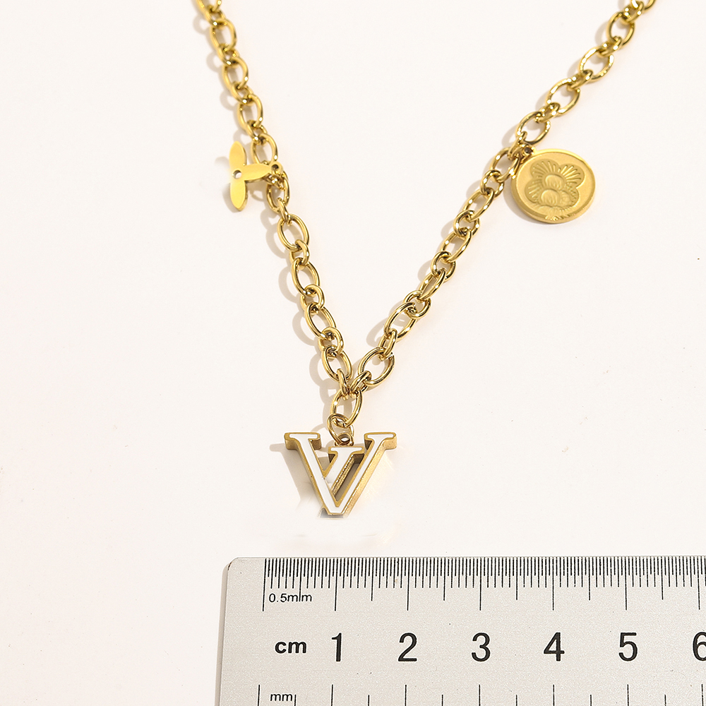 Never Fading Gold Plated Luxury Brand Designer Pendants Necklaces Stainless Steel Double Letter Crystal Choker Pendant Necklace Beads Chain Jewelry Accessories
Never Fading Gold Plated Luxury Brand Designer Pendants Necklaces Stainless Steel Double Letter Crystal Choker Pendant Necklace Beads Chain Jewelry Accessories