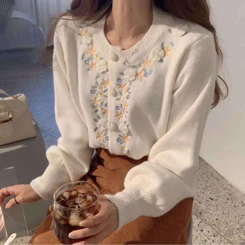 Comelsexy Fall And Winter Arrivals Pearl Button Embroidered Flower Knit Cardigan Long Sleeved Sweet Girl Sweater Tops 210515