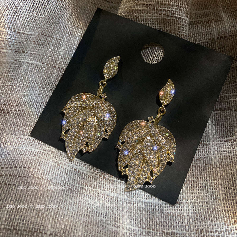 2021925 Dangle temperament fashion exaggerated geometric square diamond earrings net red simple female rectangular long section TWE4beautifuls, Silver
2021925 Dangle temperament fashion exaggerated geometric square diamond earrings net red simple female rectangular long section TWE4beautifuls, Silver