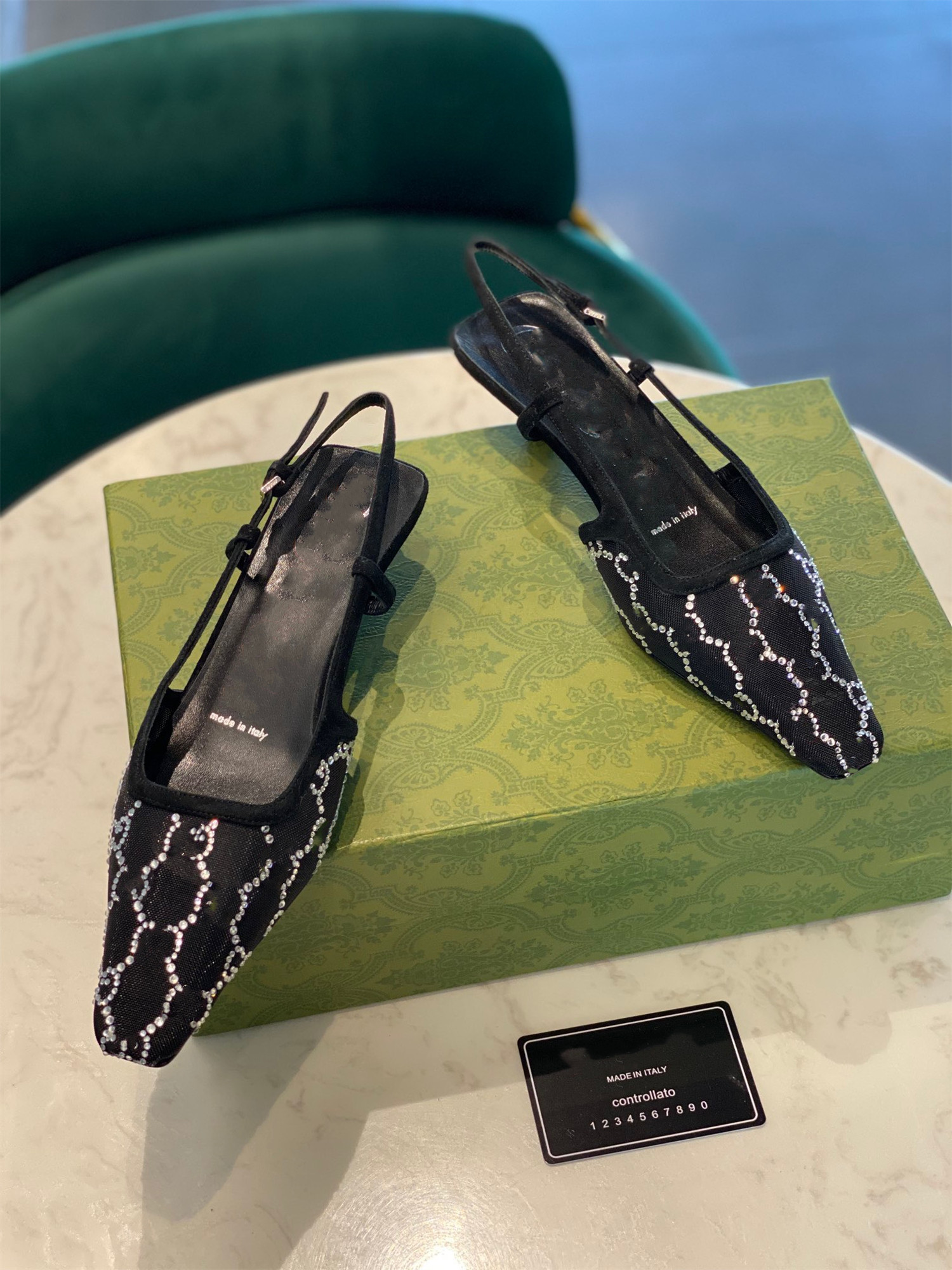 2022 Designer high heels spring and summer sandals female temperament black green color Rhinestone printing pointed cat with stiletto heels
2022 Designer high heels spring and summer sandals female temperament black green color Rhinestone printing pointed cat with stiletto heels