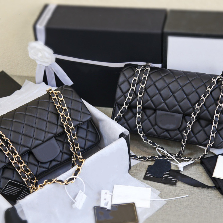 Handbag women Luxurys designers bags 2021 Fashion Classic Crossbody Genuine Leather Tote Flap Lady Sheepskin Shoulder Hand bag purse gold and silver chain with box, Sheepskin 25.5cm
Handbag women Luxurys designers bags 2021 Fashion Classic Crossbody Genuine Leather Tote Flap Lady Sheepskin Shoulder Hand bag purse gold and silver chain with box, Sheepskin 25.5cm
