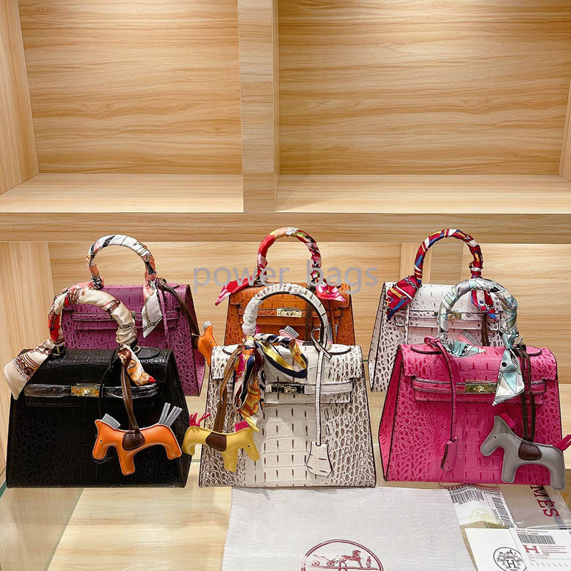 Designer hanghhangbag genuine leather Bag woman Handbag Crossbody Backpack Purse Wallet Tote Bags Handbags with horse Pony accessories Silk scarf for clutch, Box
Designer hanghhangbag genuine leather Bag woman Handbag Crossbody Backpack Purse Wallet Tote Bags Handbags with horse Pony accessories Silk scarf for clutch, Box