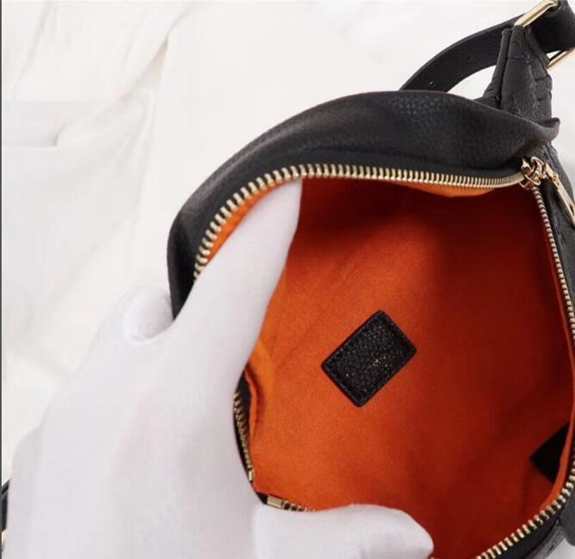 Waist Bags Genuine leather men's and women's high quality Bumbag 23x16x11cm, 00 
Waist Bags Genuine leather men's and women's high quality Bumbag 23x16x11cm, 00