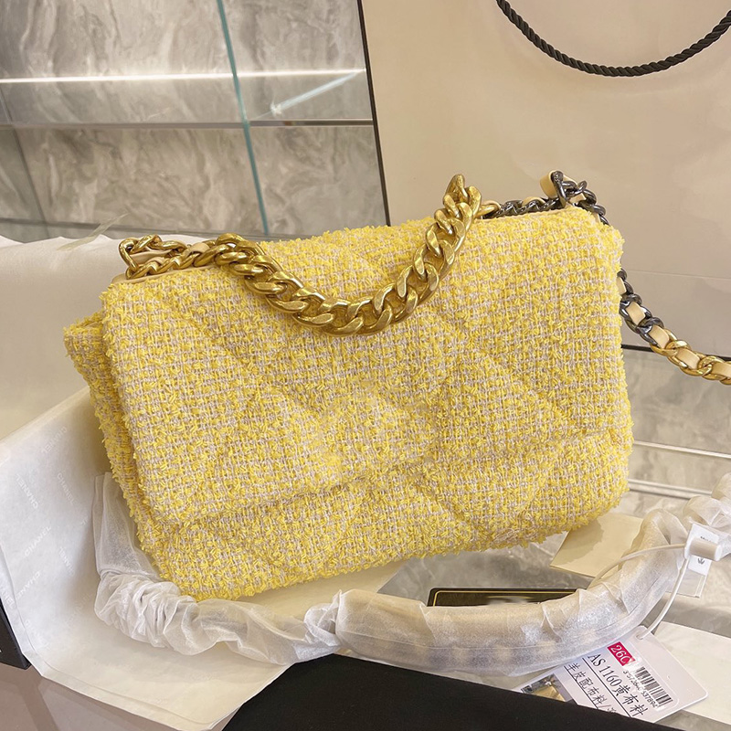 2021 Luxurys Designers Womens Quilted Braided Tweed Bags Jersey Interwoven Chain Iridescent Yellow 19 Series Classic Flap Samll Crossbody Shoulder Handle Bag
2021 Luxurys Designers Womens Quilted Braided Tweed Bags Jersey Interwoven Chain Iridescent Yellow 19 Series Classic Flap Samll Crossbody Shoulder Handle Bag