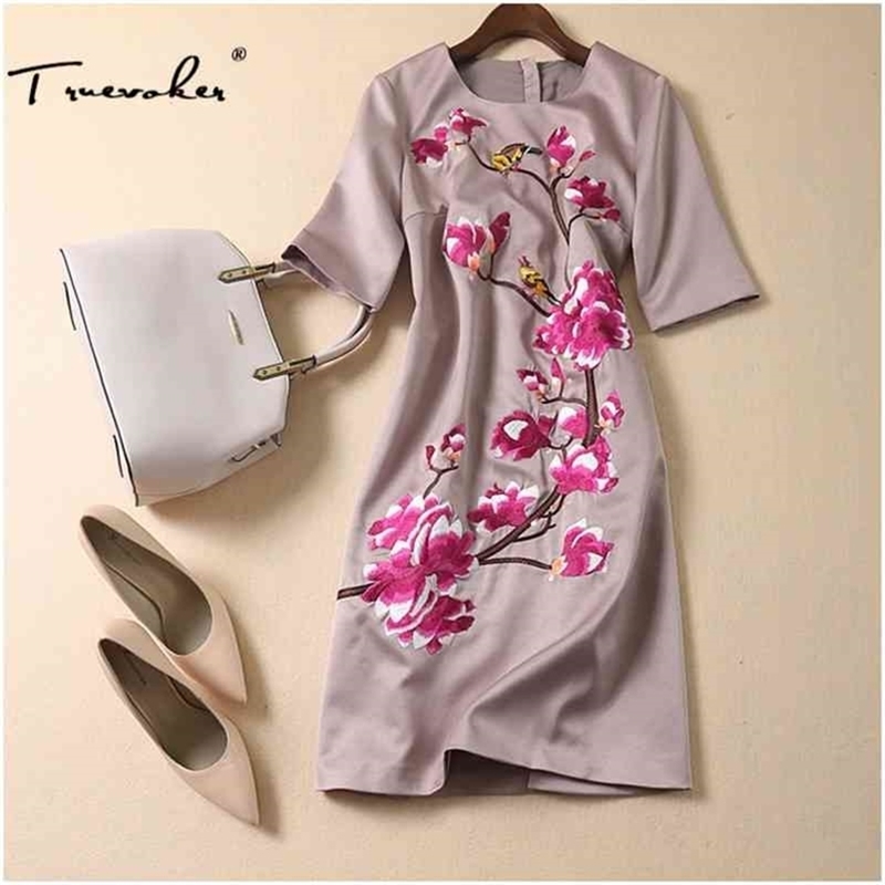 Truevoker Designer Dres' Short Sleeve Vintage Flower Embroidery Plus Size 2XL Straight Khaki Vestido 210602, Blue
Truevoker Designer Dres' Short Sleeve Vintage Flower Embroidery Plus Size 2XL Straight Khaki Vestido 210602, Blue