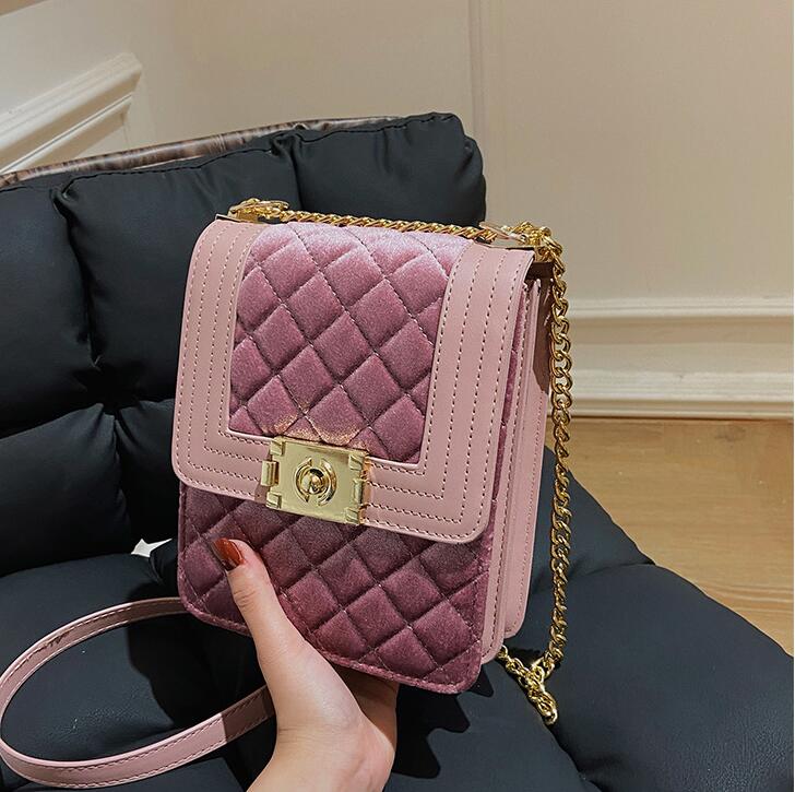 Wholesale women shoulder bags multifunctional vertical Thread mobile phone bag street personality plaid chain handbags winter solid color flannel handbag, Red(boutique box)
Wholesale women shoulder bags multifunctional vertical Thread mobile phone bag street personality plaid chain handbags winter solid color flannel handbag, Red(boutique box)