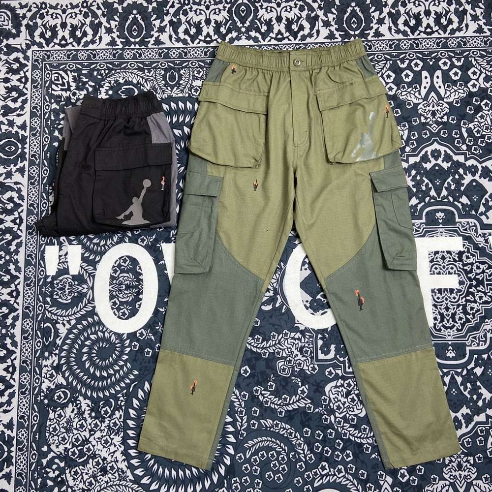 Travis Scott co branded TS Multi Pocket functional overalls long sweatpants, Black
Travis Scott co branded TS Multi Pocket functional overalls long sweatpants, Black