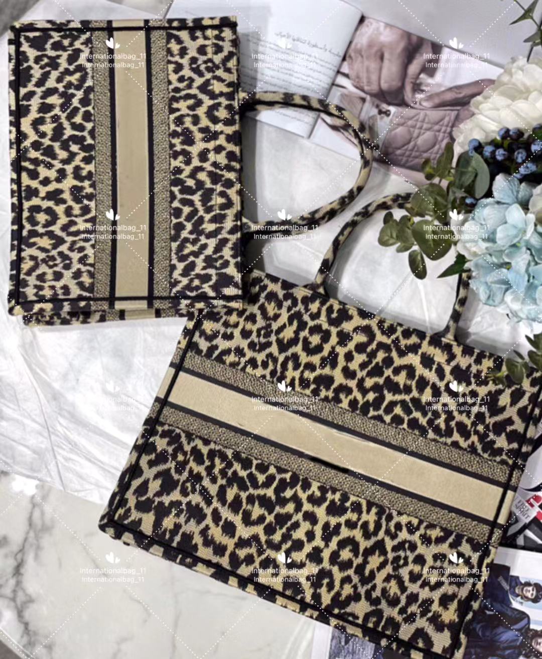 Unisex Fashion totes luxury designer bags, good quality, large volume embroidery workmanship, shopping bag leopard print Artwork
Unisex Fashion totes luxury designer bags, good quality, large volume embroidery workmanship, shopping bag leopard print Artwork