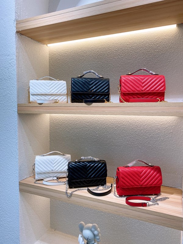 High-end luxury female bag leather clutch 19 series sheepskin rhombic chain fashionable ladies all-match western-style envelope flap one-sho
High-end luxury female bag leather clutch 19 series sheepskin rhombic chain fashionable ladies all-match western-style envelope flap one-sho
