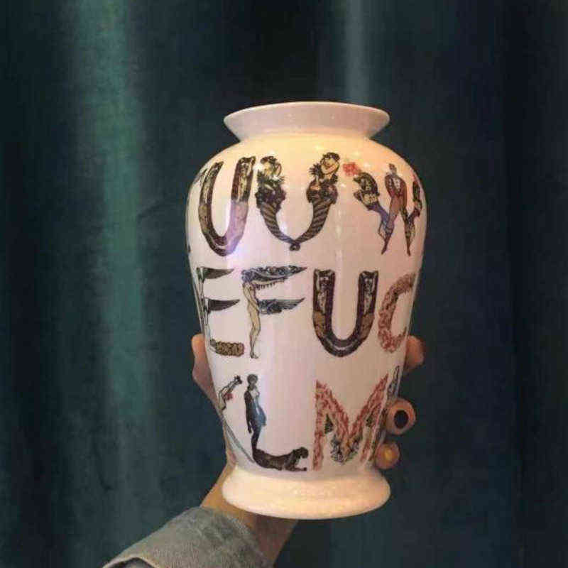 INS Super Fashion Cool Vase 18SS ALphabet Vase Swear Word Vase Ceramic Flower Pot Artistic Collection Ornaments Home Decoration H1228
INS Super Fashion Cool Vase 18SS ALphabet Vase Swear Word Vase Ceramic Flower Pot Artistic Collection Ornaments Home Decoration H1228