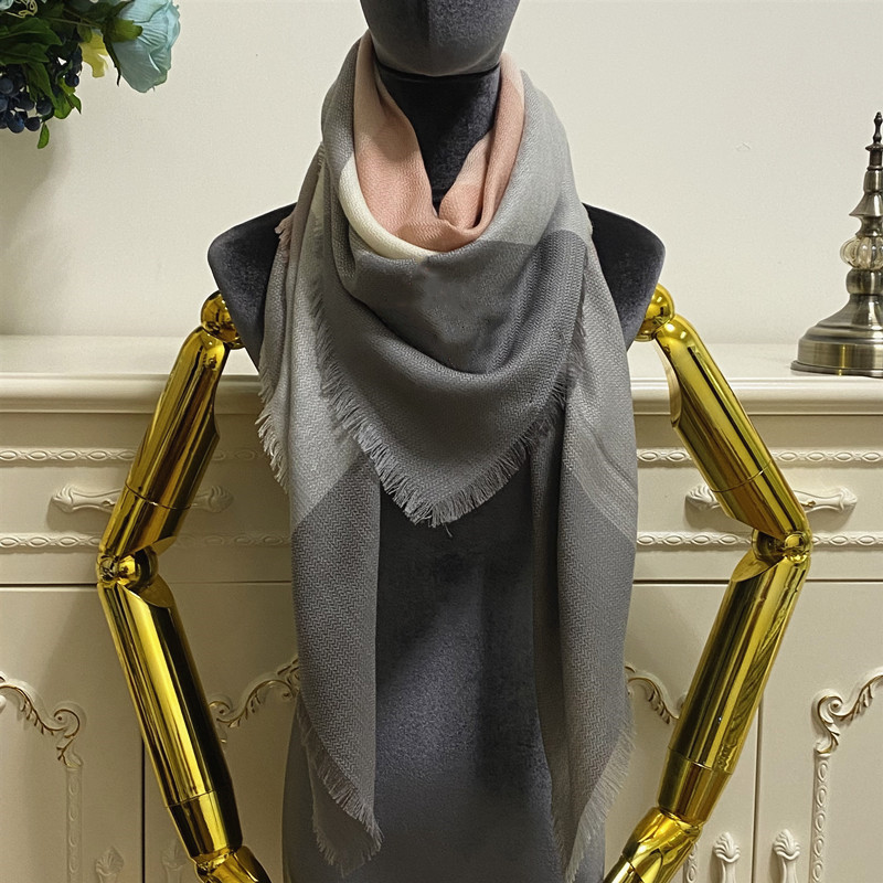 Women's square scarf shawl pashmina good quality 100% cashmere material Gradient embroidery letters pattern size 120cm-120cm
Women's square scarf shawl pashmina good quality 100% cashmere material Gradient embroidery letters pattern size 120cm-120cm