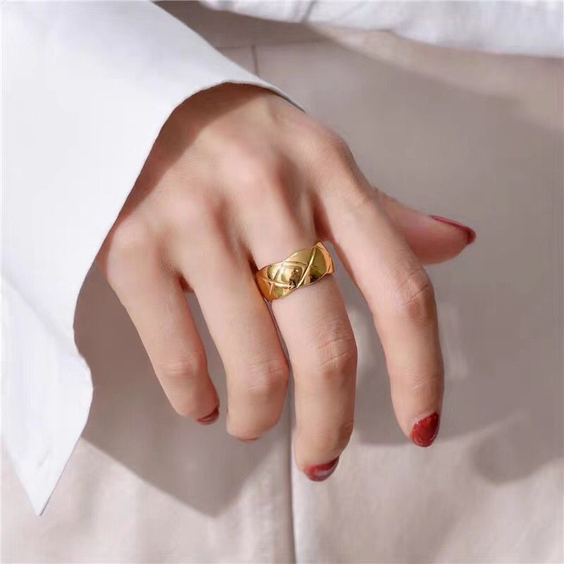 Never fade high quality wedding 18K Rose Gold silver 316L Titanium Steel women men rings lovers couple thin wide ring for Fine love Jewelry, Slivery;golden
Never fade high quality wedding 18K Rose Gold silver 316L Titanium Steel women men rings lovers couple thin wide ring for Fine love Jewelry, Slivery;golden