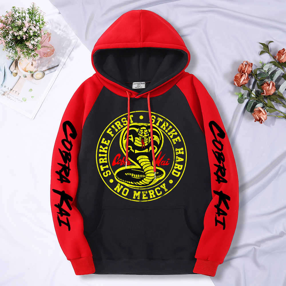 Sweater Cobra Kai Mode Street Printing Men Herfst Fleece Warm Sweatshirts Pocket Trui Hoody Comfortable Raglan Hoodie Man, Black
Sweater Cobra Kai Mode Street Printing Men Herfst Fleece Warm Sweatshirts Pocket Trui Hoody Comfortable Raglan Hoodie Man, Black