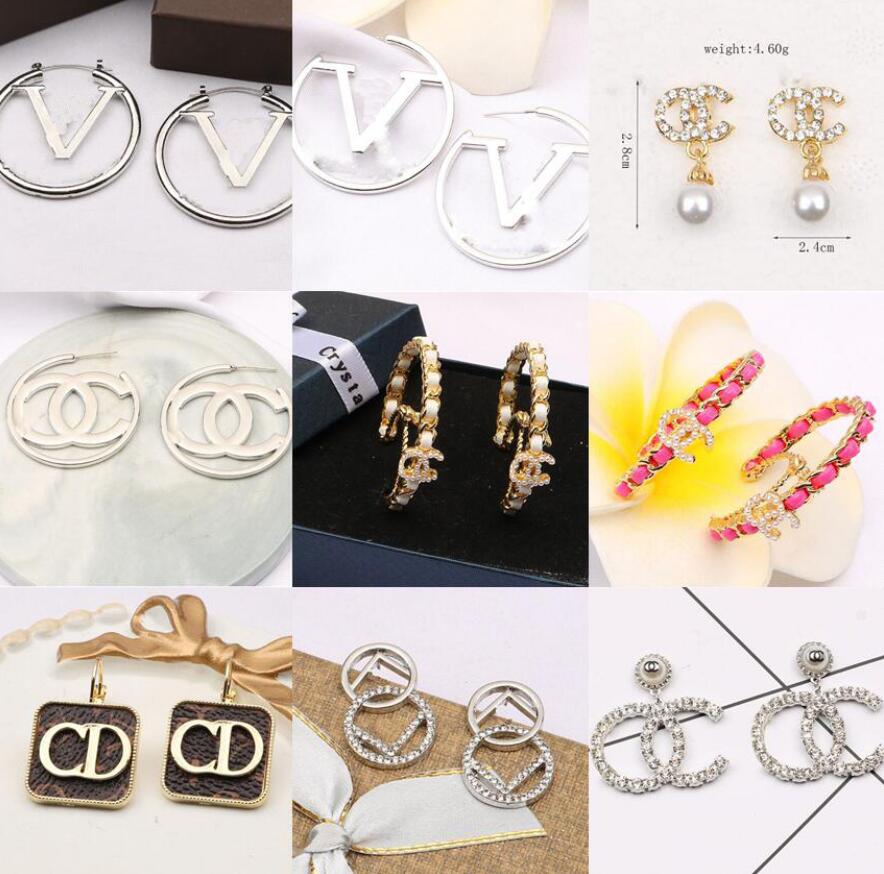 18K Gold Plated Luxury Brand Letter Charm Earrings High-grade Womens Crystal Rhinestone Geometric Round 925 Silver Stud Earring Women Wedding Jewelry Accessories
18K Gold Plated Luxury Brand Letter Charm Earrings High-grade Womens Crystal Rhinestone Geometric Round 925 Silver Stud Earring Women Wedding Jewelry Accessories