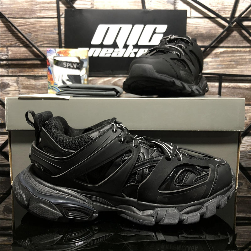 Top Quality Tripler Casual Shoes Paris Triple S Clear luxurys designers Sneakers Combination Crystal Bottom Men Women Fashion Dad Shoe, Black
Top Quality Tripler Casual Shoes Paris Triple S Clear luxurys designers Sneakers Combination Crystal Bottom Men Women Fashion Dad Shoe, Black
