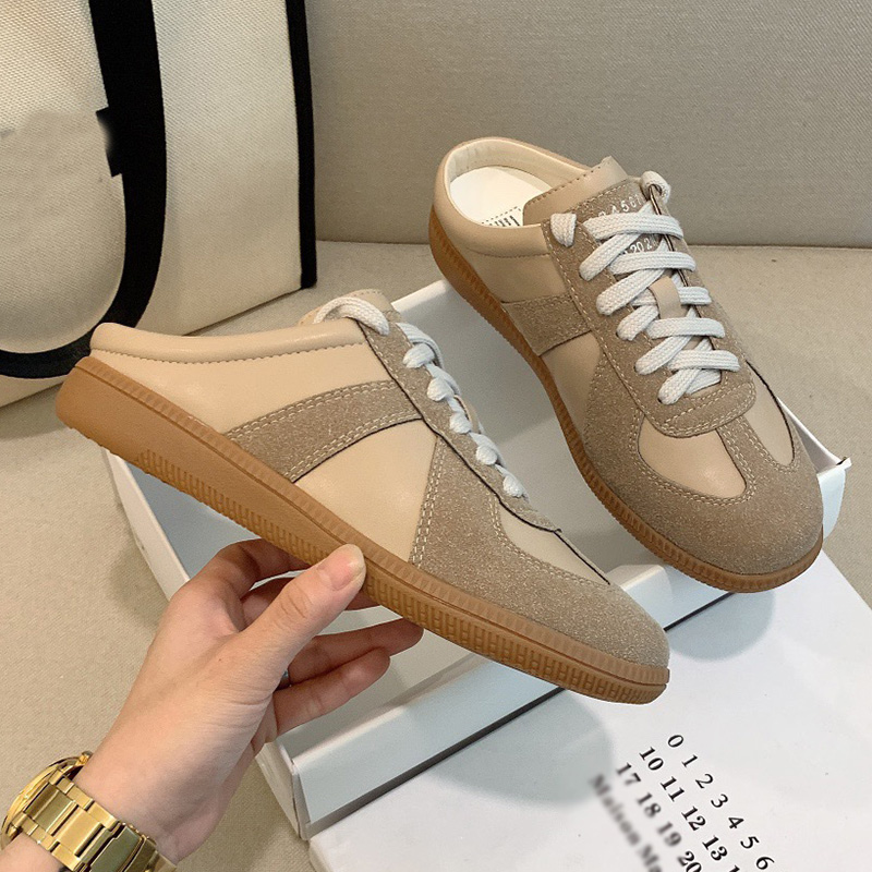 Designer Women Maison Martin Platform Slippers Belgium Brand Luxurys Designers Shoes Sport Trainers Oxfords Slipper Retro Sneakers Flat Chaussures High Quality, Black
Designer Women Maison Martin Platform Slippers Belgium Brand Luxurys Designers Shoes Sport Trainers Oxfords Slipper Retro Sneakers Flat Chaussures High Quality, Black