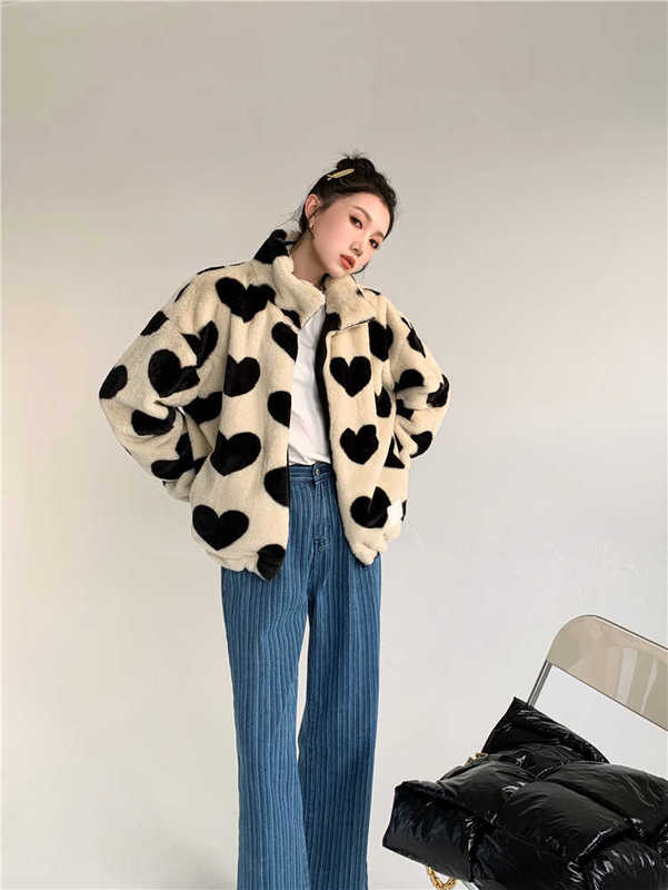 CHEERART Beige Faux Fur Coat Women Heart Print Sherpa Kawaii Fleece Jacket Cute Winter Outerwear Korean Fashion Clothing 210928