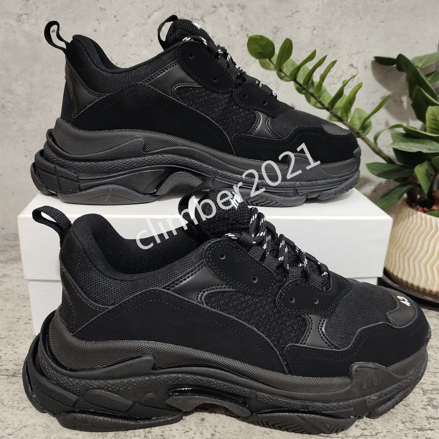 2021 fashion sneakers clear sole Triple s casual dad shoes men women platform 17FW paris vintage old crystal bottom triple-s designer sports, 10 
2021 fashion sneakers clear sole Triple s casual dad shoes men women platform 17FW paris vintage old crystal bottom triple-s designer sports, 10
