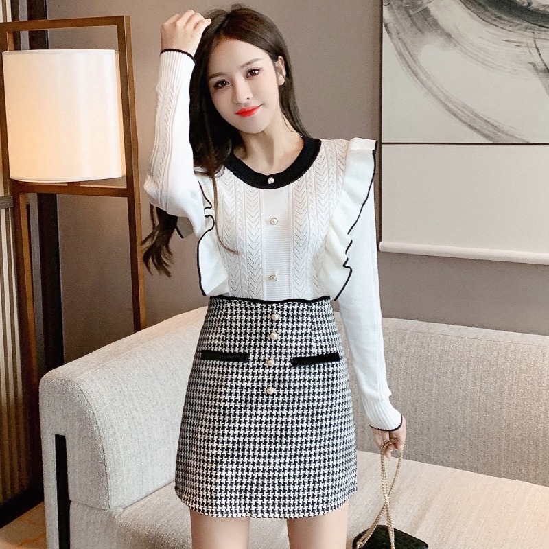Little fragrant temperament goddess fan suit fashion sweater + a-line plaid skirt two-piece trend 210525 
Little fragrant temperament goddess fan suit fashion sweater + a-line plaid skirt two-piece trend 210525