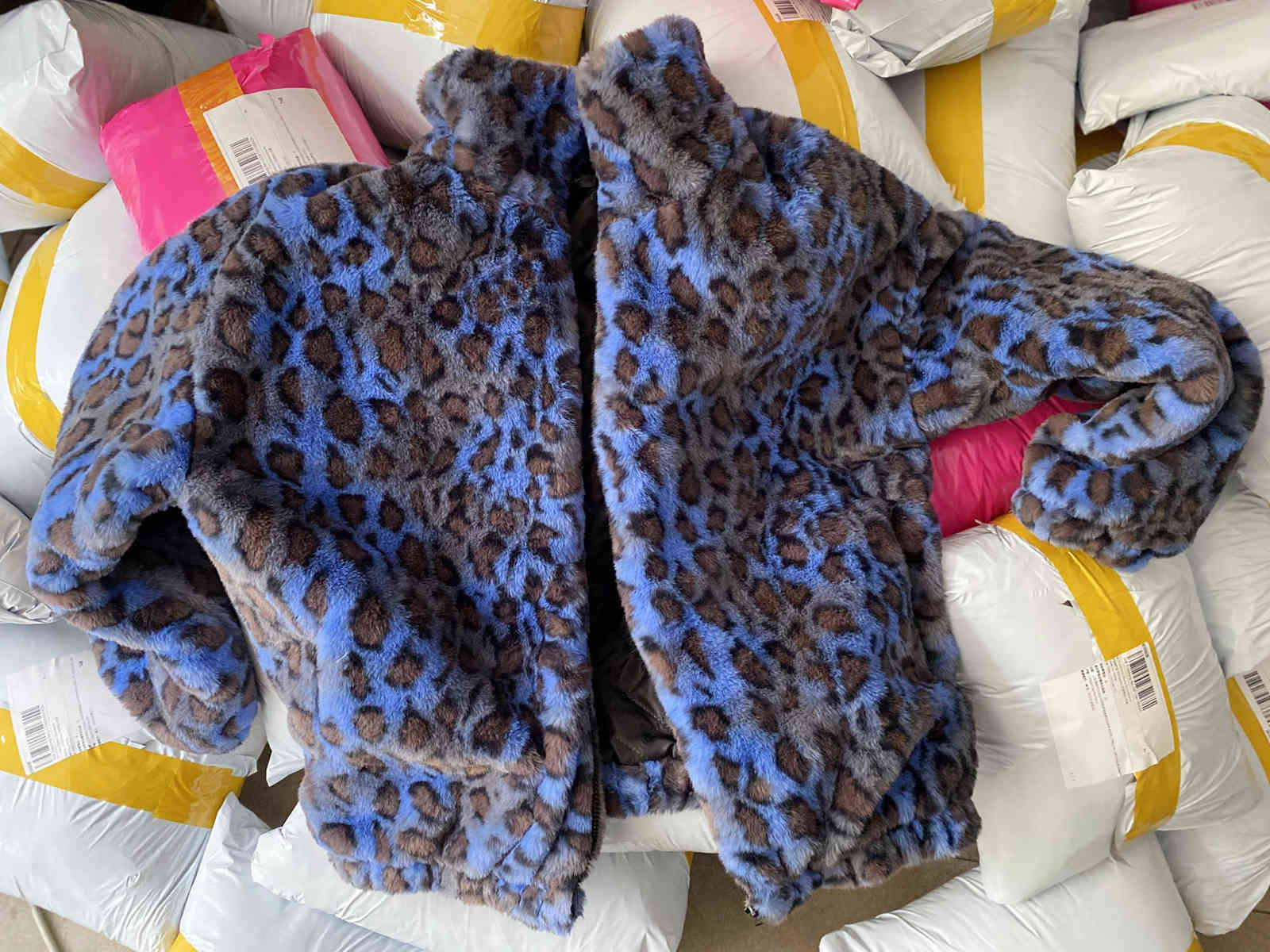Winter Korean version loose warm lamb hair plus size short coat female leopard fur plush coat 211123