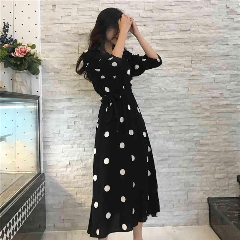 A Line High Quality New Fashion V Neck Runway Summer Dress Women's Ruffle Casual Floral White And Black Party Long Sleeve
A Line High Quality New Fashion V Neck Runway Summer Dress Women's Ruffle Casual Floral White And Black Party Long Sleeve