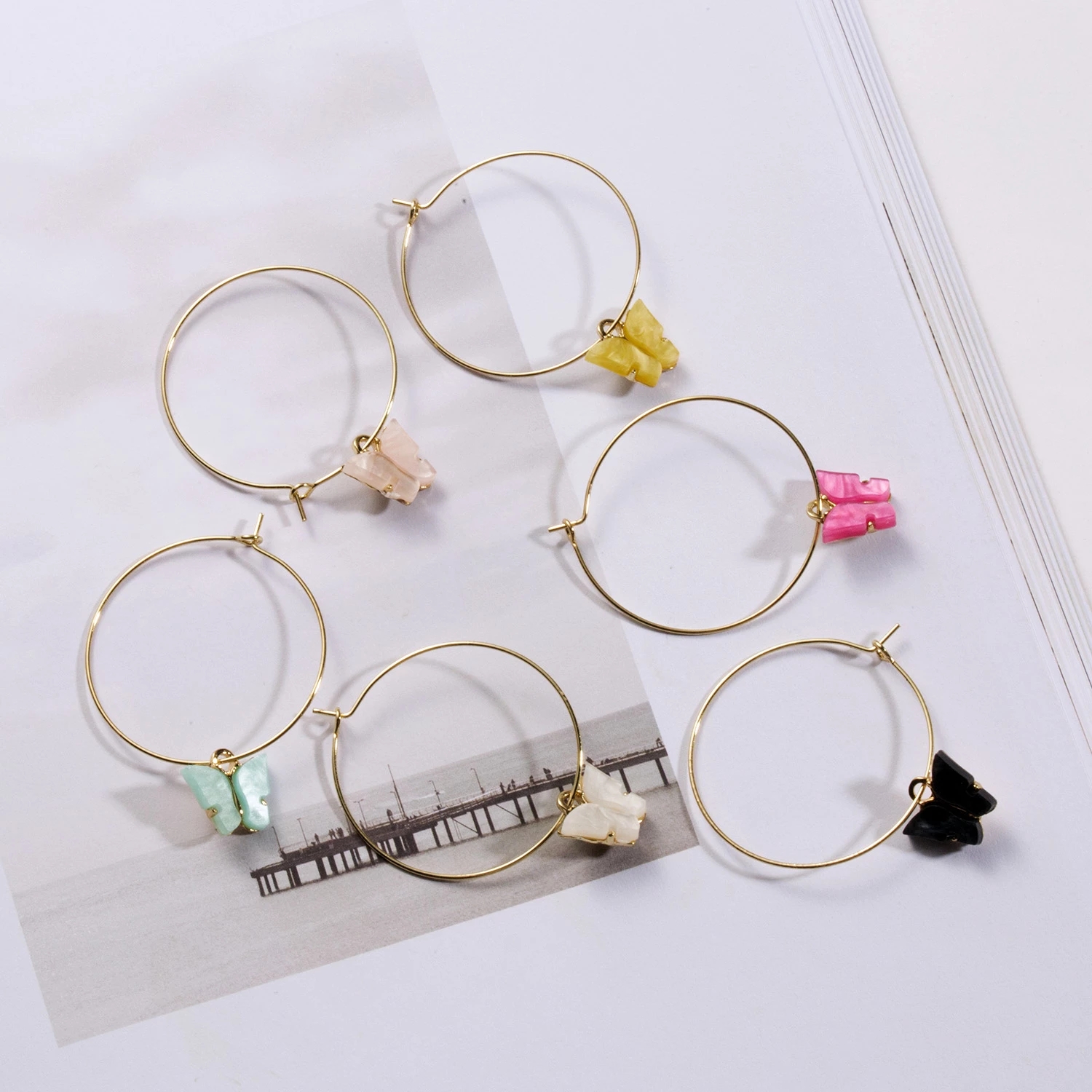 Women's Earrings Fashion Color Acrylic Butterfly Drop Earrings Animal Sweet Colorful Acrylic Big Circle Dangle Earrings
Women's Earrings Fashion Color Acrylic Butterfly Drop Earrings Animal Sweet Colorful Acrylic Big Circle Dangle Earrings