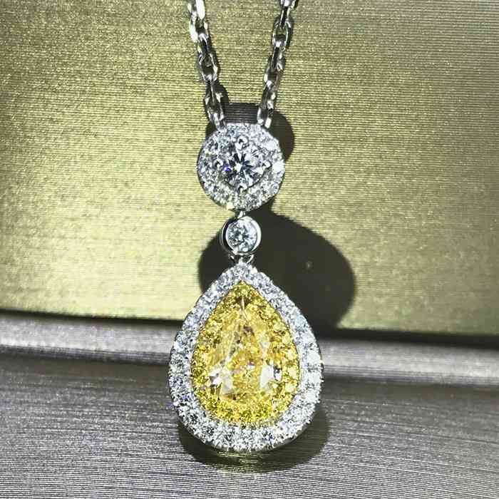 Necklace Luxurious Group Set with Imitation American D-color Moissanite Pendant Pear Shaped Topaz Pink Diamond for Women, Silver
Necklace Luxurious Group Set with Imitation American D-color Moissanite Pendant Pear Shaped Topaz Pink Diamond for Women, Silver