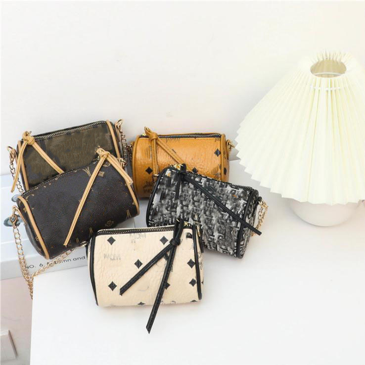 Children Designer Handbags Kids Letter Printed Mini change Purse Girls Metal Chain Messenger Bag Girl One Shoulder Bags C6712, Black-r
Children Designer Handbags Kids Letter Printed Mini change Purse Girls Metal Chain Messenger Bag Girl One Shoulder Bags C6712, Black-r
