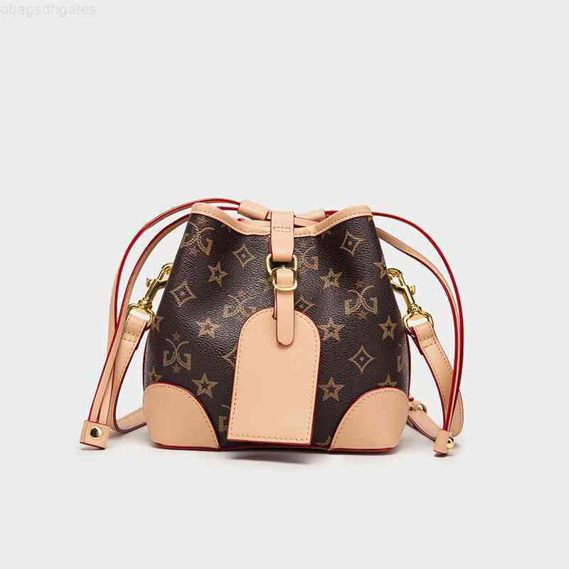 Handbags Women Luxurys Designers Bags 2021 Designer Luxury Satchel Messenger Handbag Leather Strum Handbag Purses Totes mini Crossbody Bag 0EMC
Handbags Women Luxurys Designers Bags 2021 Designer Luxury Satchel Messenger Handbag Leather Strum Handbag Purses Totes mini Crossbody Bag 0EMC