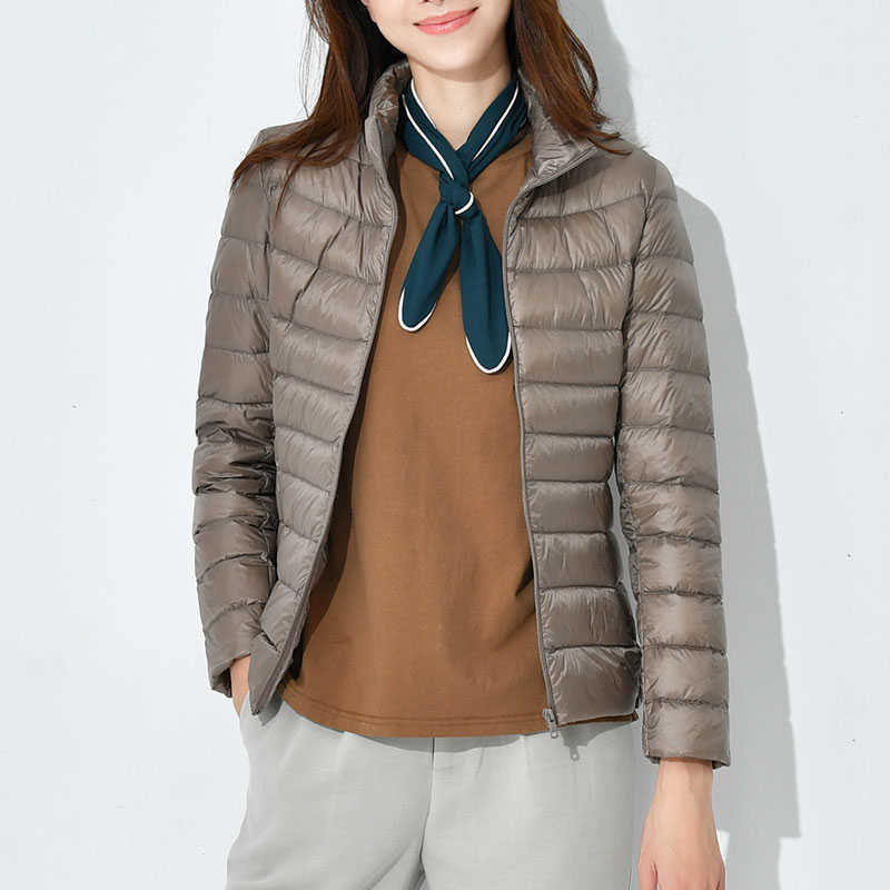 Women Ultralight Thin Down Jacket Winter White Duck Hooded Jackets Long Sleeve Warm Coat Parka Female Portable Outwear 210526
