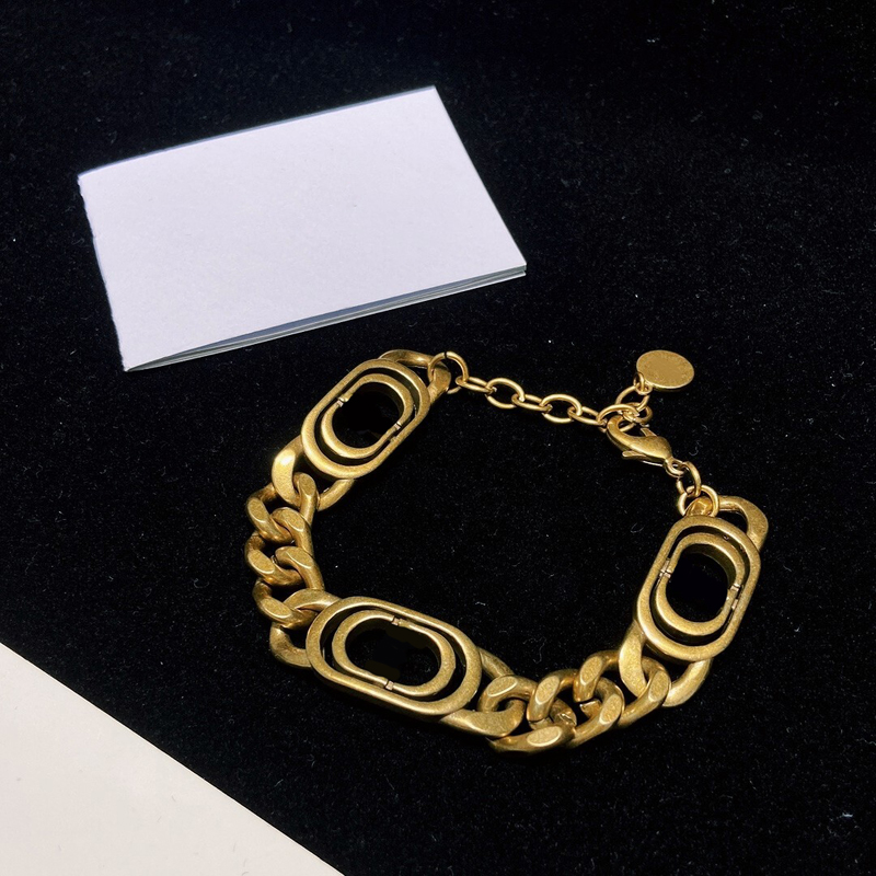 2021 Women Earings Bracelet Necklace Sets Designer Jewelry Womens Luxurys Designers Earrings Studs D Designer Earring 3D 2105111L
2021 Women Earings Bracelet Necklace Sets Designer Jewelry Womens Luxurys Designers Earrings Studs D Designer Earring 3D 2105111L