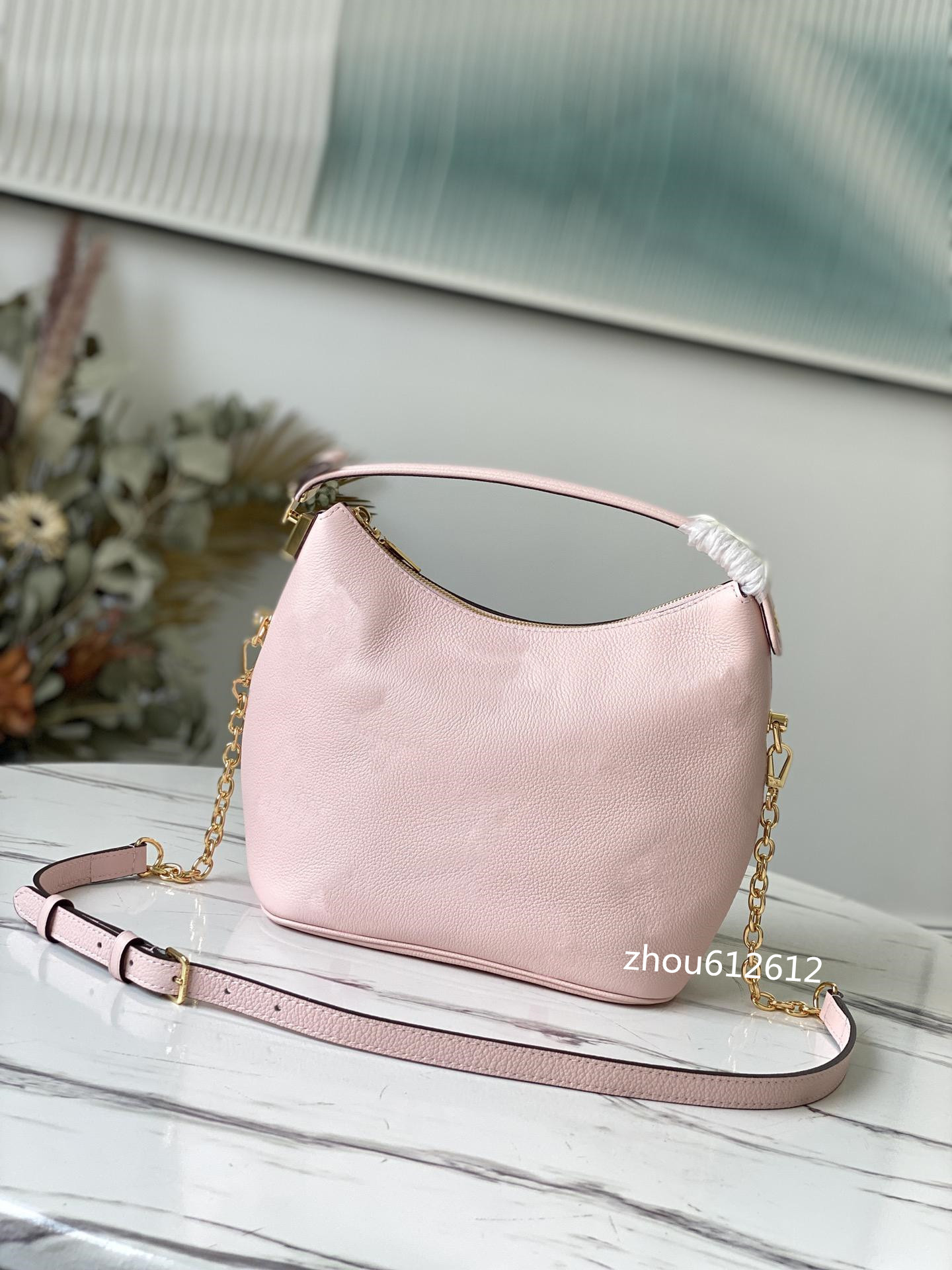 High Quality Marshmallow Hobo Handbag Designer Woman Shoulder Bags Fashion Women Crossbody Bag Handbags Totes Embossed Cowhide Leather Hobos Purses with Chain, Gold
High Quality Marshmallow Hobo Handbag Designer Woman Shoulder Bags Fashion Women Crossbody Bag Handbags Totes Embossed Cowhide Leather Hobos Purses with Chain, Gold