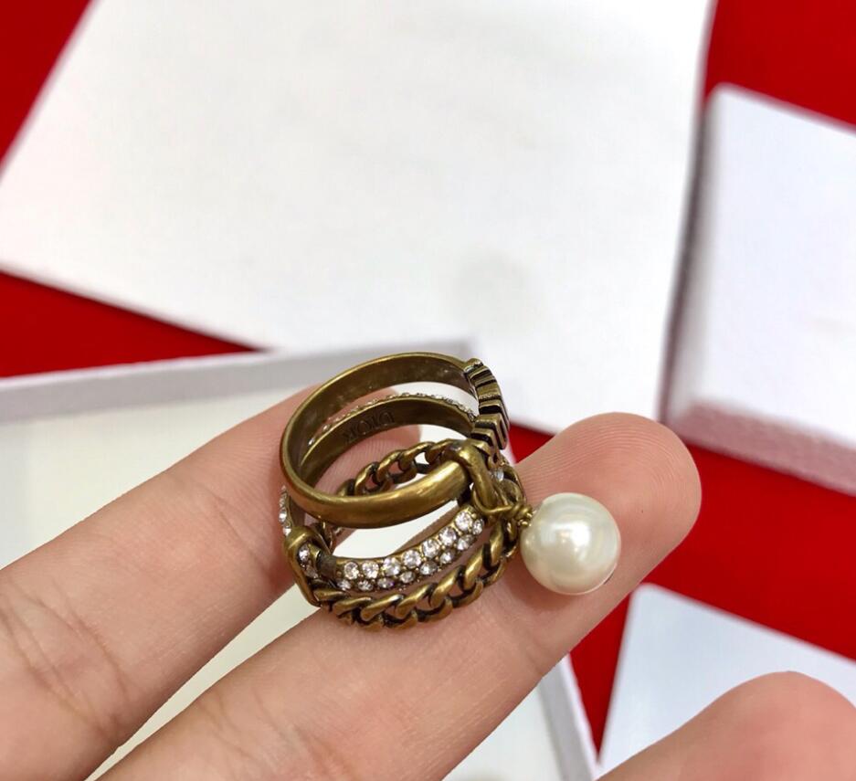 Classic Vintage Pearl Charm Band Rings Bague Fashion Designer Ring For Women Lady Love Jewelry Party Wedding Engagement Rings Gift With Box
Classic Vintage Pearl Charm Band Rings Bague Fashion Designer Ring For Women Lady Love Jewelry Party Wedding Engagement Rings Gift With Box