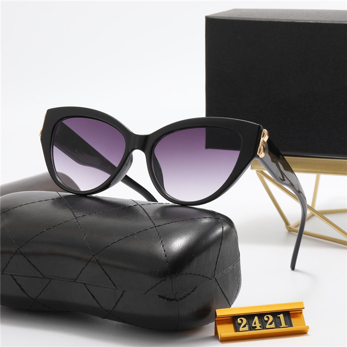 Fashion Classic design Polarized 2021 Luxury designer Sunglasses For Men Women Pilot Sun Glasses UV400 Eyewear Metal Frame Polaroid Lens With box
Fashion Classic design Polarized 2021 Luxury designer Sunglasses For Men Women Pilot Sun Glasses UV400 Eyewear Metal Frame Polaroid Lens With box