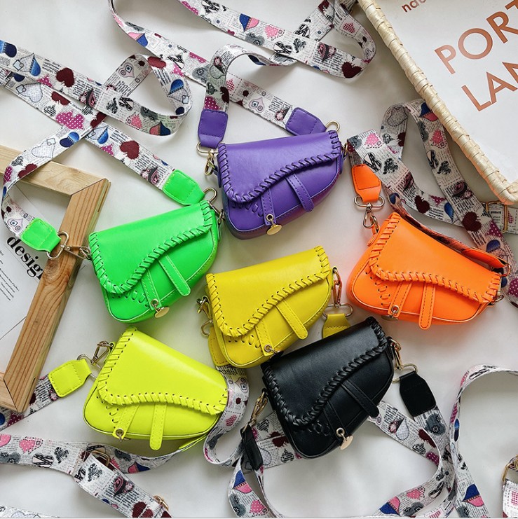 Children candy purse mini handbags trendy kids pure color crossbody bags fashion boys girls saddle bag cyte casual one shoulder wallet F396, Mix colors random
Children candy purse mini handbags trendy kids pure color crossbody bags fashion boys girls saddle bag cyte casual one shoulder wallet F396, Mix colors random