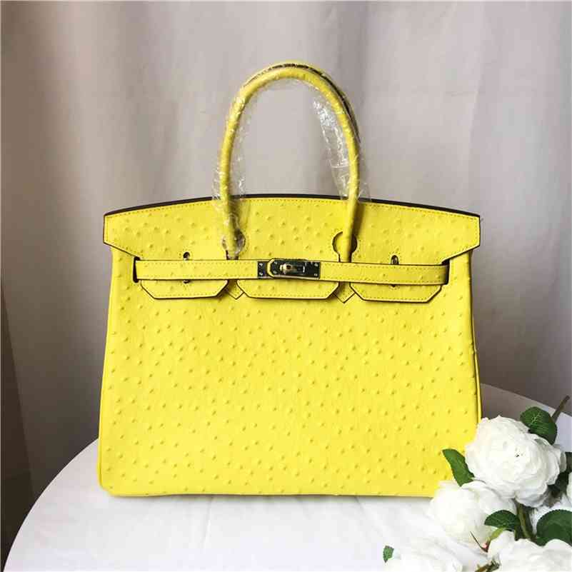 High grade leather women s bag with ostrich grain leather fashionable portable One Shoulder Messenger Bag wan 9GLB
High grade leather women s bag with ostrich grain leather fashionable portable One Shoulder Messenger Bag wan 9GLB