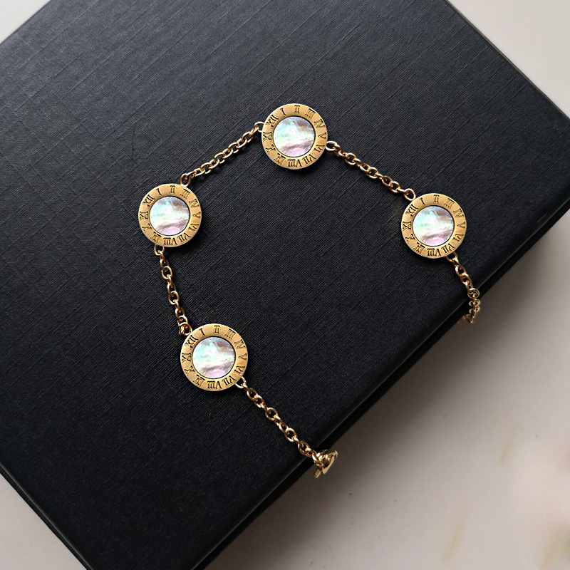 2021 women luxury designer jewelry roman numeral onyx bracelets link gold chain stainless steel woman bracelet bangle box
2021 women luxury designer jewelry roman numeral onyx bracelets link gold chain stainless steel woman bracelet bangle box