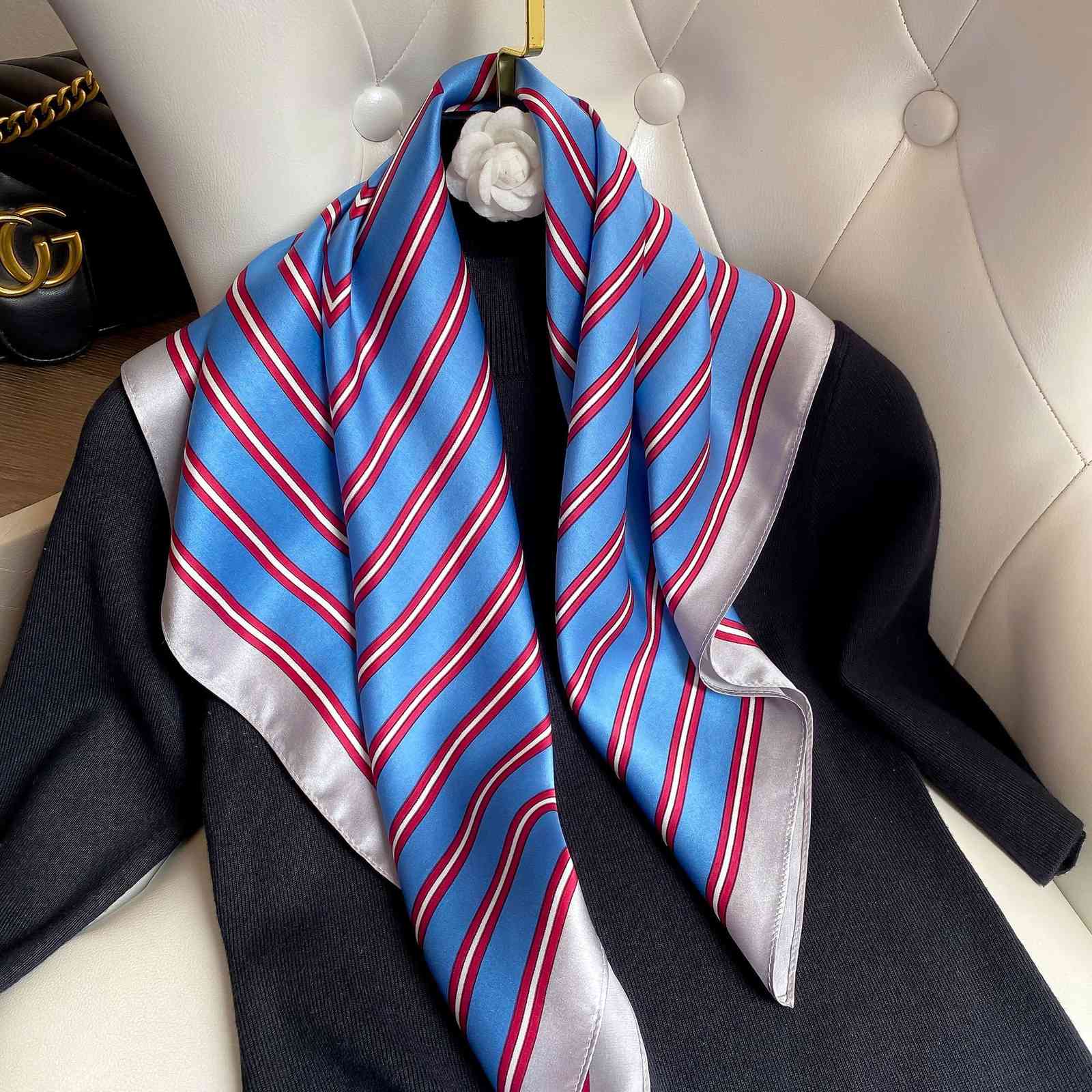 2021 Brand 100% Pure Scarf Women Luxury Hangzhou Real Wraps for Ladies Print Shawls Foulard Femme Natural Silk Scarves
2021 Brand 100% Pure Scarf Women Luxury Hangzhou Real Wraps for Ladies Print Shawls Foulard Femme Natural Silk Scarves