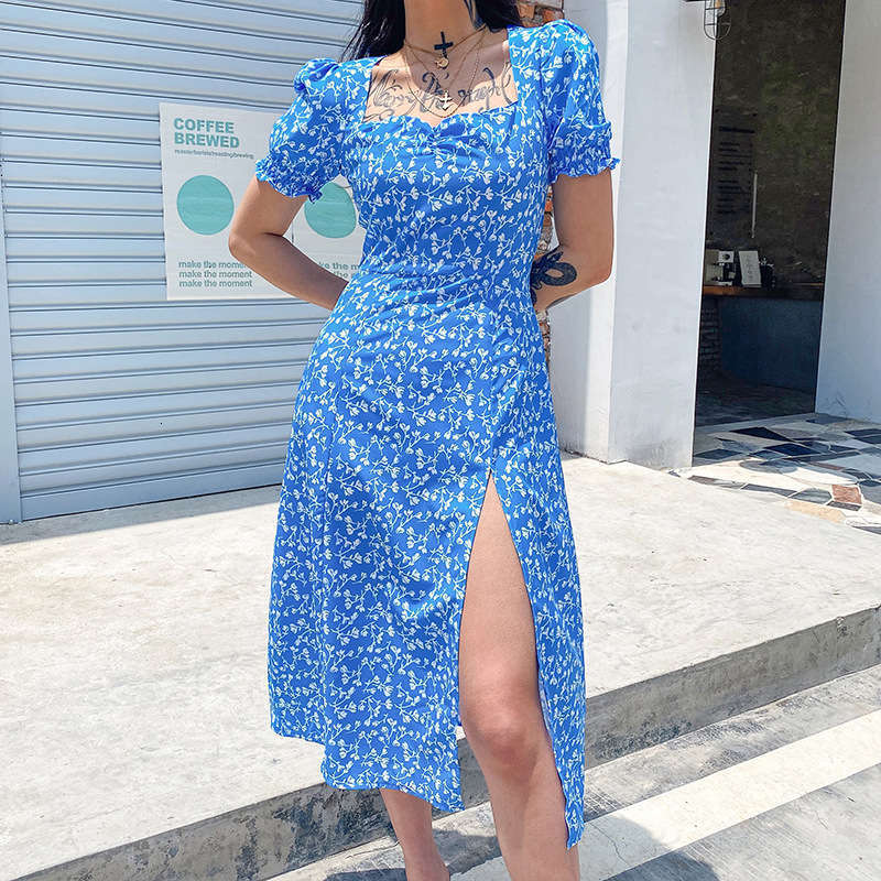 Dresses style Casual selling French romantic flower chest bubble sleeve dress women' waistline show thin square neck skirt, Light blue
Dresses style Casual selling French romantic flower chest bubble sleeve dress women' waistline show thin square neck skirt, Light blue