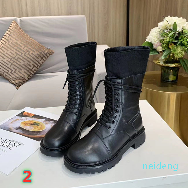 2021 Top designer leather high-top shoe women with letterhead logo printed on Martin boots cowhide size 35-40 With box
2021 Top designer leather high-top shoe women with letterhead logo printed on Martin boots cowhide size 35-40 With box