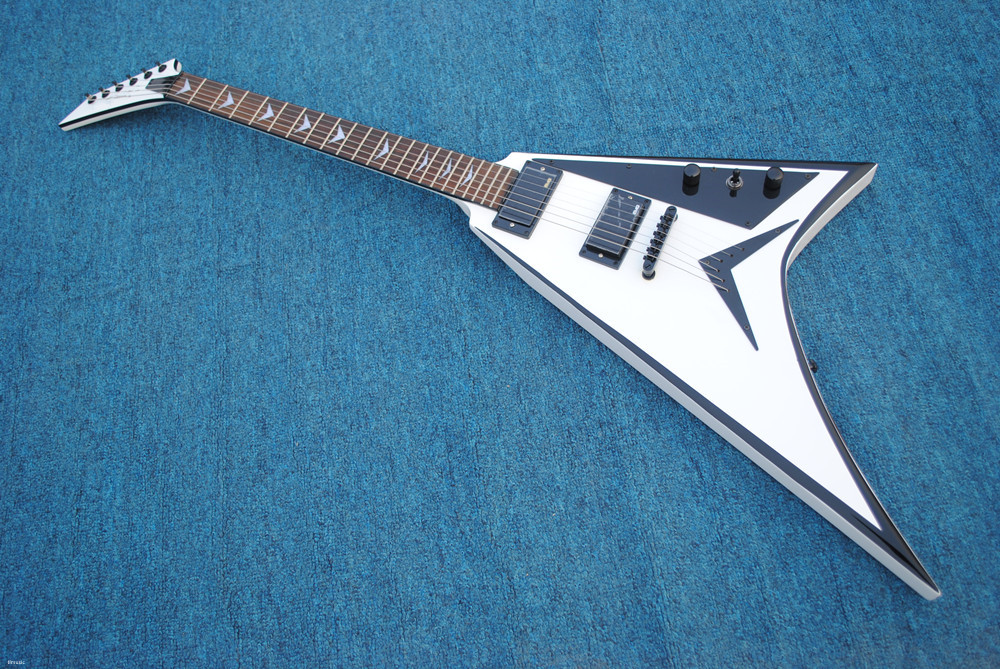 White body Electric Guitar with Rosewood Fingerboard ,Black Hardware,Provide customized services
White body Electric Guitar with Rosewood Fingerboard ,Black Hardware,Provide customized services