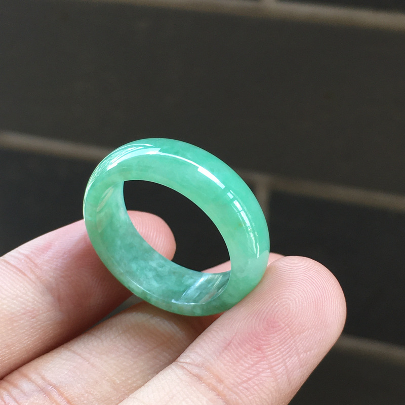 Ice with green bean jade ring for men and women,Charm Jewelry Hand Carved Crafts Gifts
Ice with green bean jade ring for men and women,Charm Jewelry Hand Carved Crafts Gifts