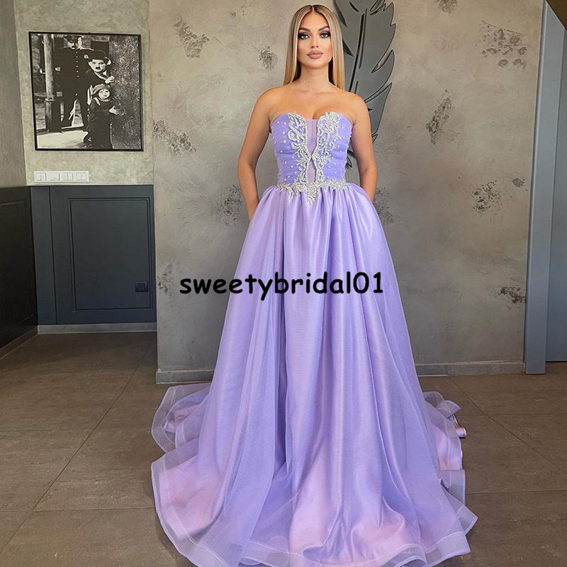 Lilac Prom Dress A Line 2022 Lace Appliques Middle East robe de soirée de mariage Quinceanera Porm Gowns, Silver
Lilac Prom Dress A Line 2022 Lace Appliques Middle East robe de soirée de mariage Quinceanera Porm Gowns, Silver