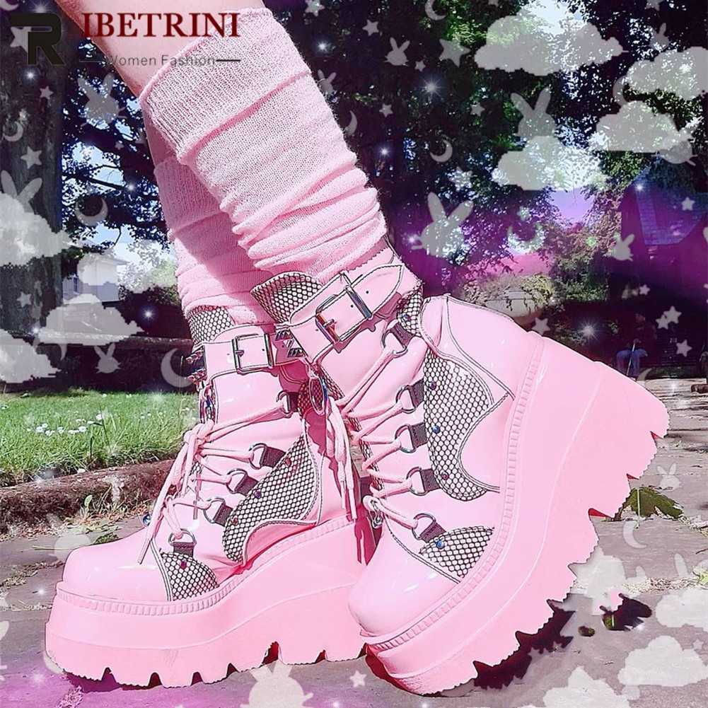 Gilrs Lace Up Buckle Strap Metal Design Platform Wedges Boots Women Sugar Pink Goth Shoes Woman 2021 New Arrivals Sweet Fashion Y0914
Gilrs Lace Up Buckle Strap Metal Design Platform Wedges Boots Women Sugar Pink Goth Shoes Woman 2021 New Arrivals Sweet Fashion Y0914