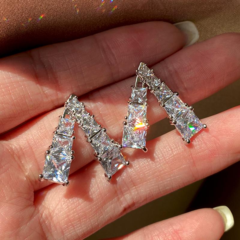 Stud Luxury S925 Silver Letter Earrings For Women Zircon Needle Weddings Party Charming Gift Fine Jewelry Wholesale
Stud Luxury S925 Silver Letter Earrings For Women Zircon Needle Weddings Party Charming Gift Fine Jewelry Wholesale