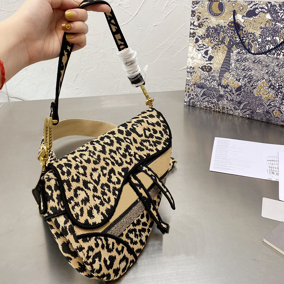 Leopard Saddle Bag With Shoulder Strap Handbag Tote Bag Metal Pendant Luxury Design Women Crossbody Waist Bag Handbag Leopard Pattern, Customize
Leopard Saddle Bag With Shoulder Strap Handbag Tote Bag Metal Pendant Luxury Design Women Crossbody Waist Bag Handbag Leopard Pattern, Customize