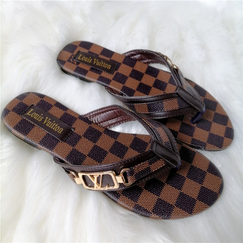 Fashion LOUIS Beach Leather slippers Men Womens VITTON Thong Sandals slides Slippers Flat Flip Flops channel Shoes, White;black
Fashion LOUIS Beach Leather slippers Men Womens VITTON Thong Sandals slides Slippers Flat Flip Flops channel Shoes, White;black