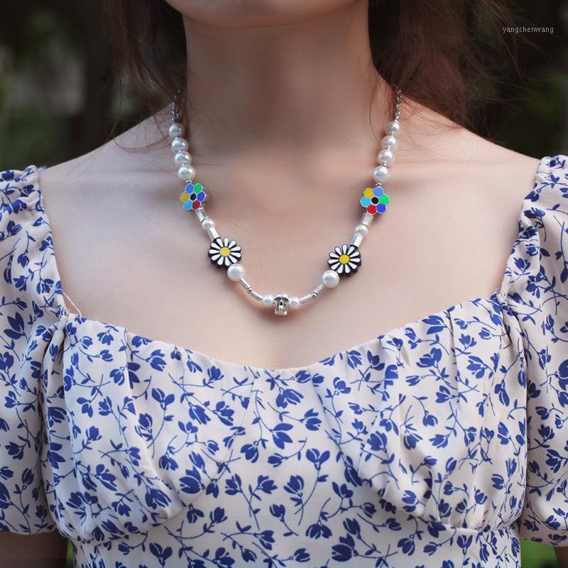 Chains Hip Hop Rap Daisy Pearl Necklace For Men And Women Fashion Bohemian Colorful Short Chain Collar Jewelry Sweater Gift
Chains Hip Hop Rap Daisy Pearl Necklace For Men And Women Fashion Bohemian Colorful Short Chain Collar Jewelry Sweater Gift