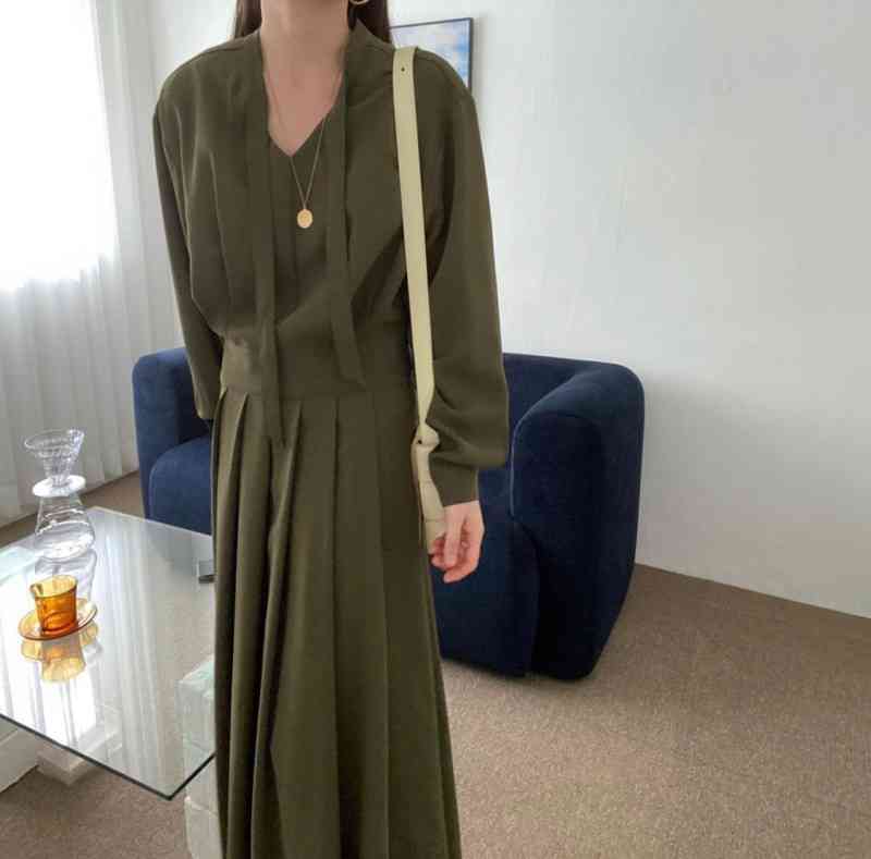 Women Elegant Party Dress Long Sleeve V Neck Solid Autumn Pleats Slim Temperament 210506