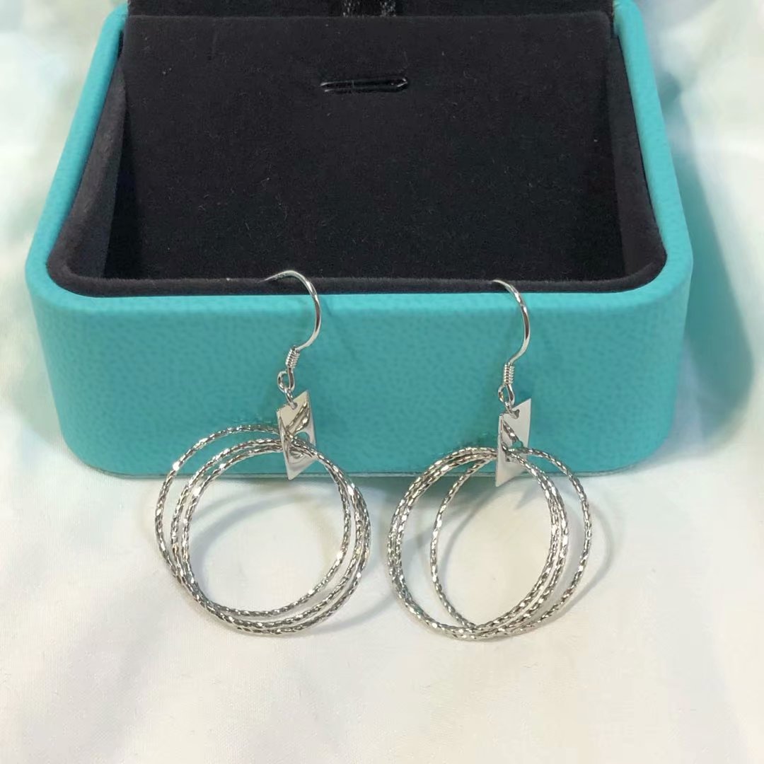 Women Designers Earings fashion dress ladies jewelry Dangle Chandelier Simple multi-circle design earring
Women Designers Earings fashion dress ladies jewelry Dangle Chandelier Simple multi-circle design earring